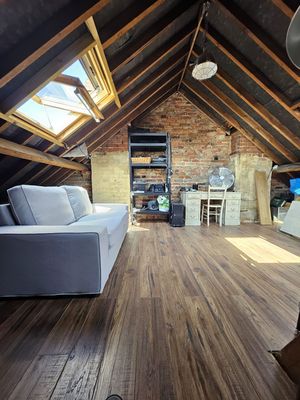 Loft Room- click for photo gallery